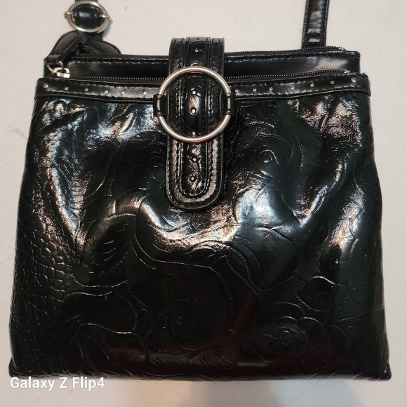 Relic Faux Black Patent Leather Floral Embossed Crossbody Bag EUC - Picture 1 of 16